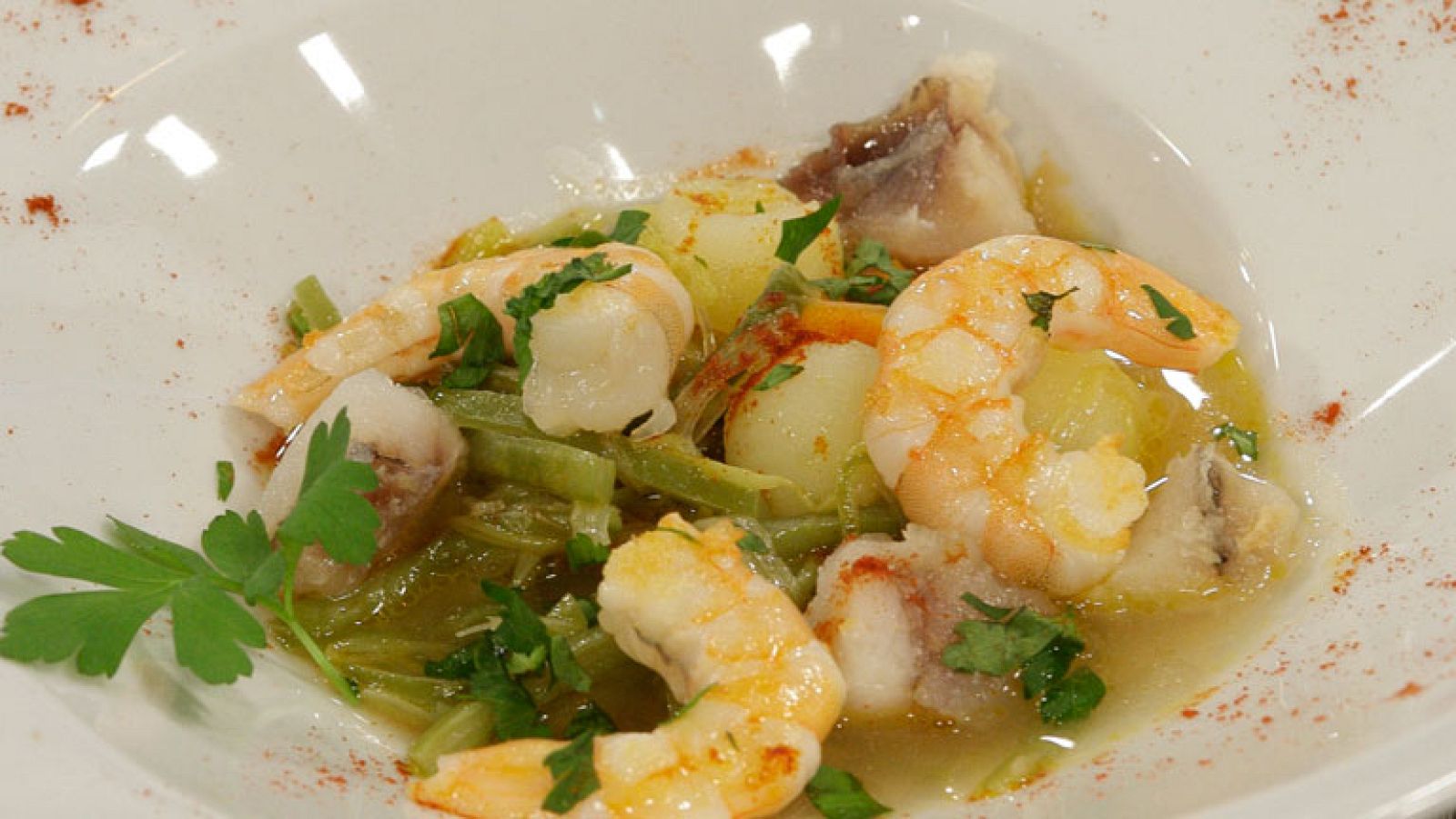 Sopa de verduras y rape