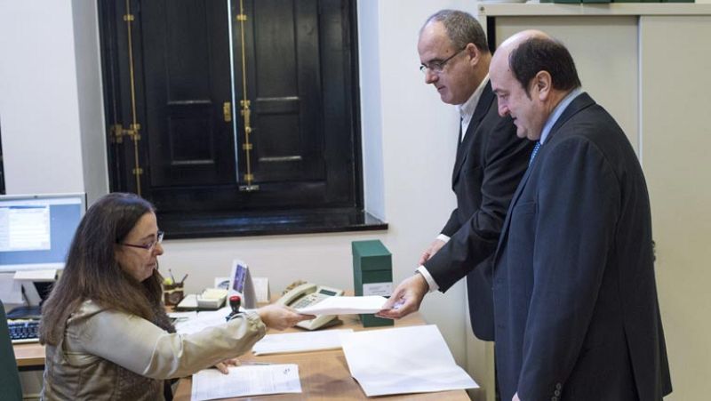 El PNV plantea su propuesta para actualizar el autogobierno y someterlo a referéndum