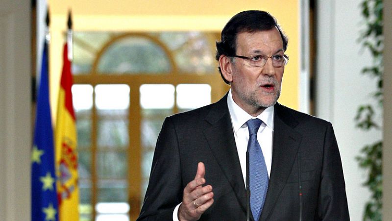 Rajoy anuncia la recuperación en 2014: "Habrá más personas trabajando y menos en el paro"