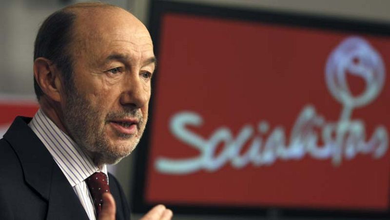 Rubalcaba critica que Rajoy hable de recuperación cuando hay "más desigualdad y mentiras"