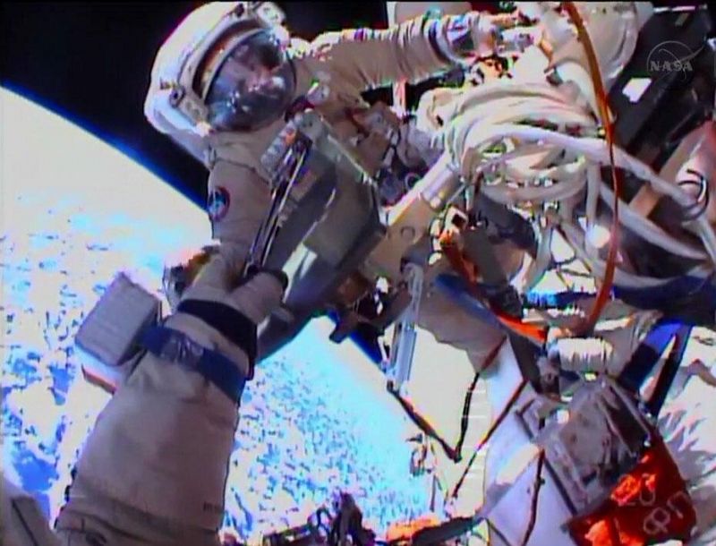 Nuevas cámaras y equipo científico para el casco de la Estación Espacial Internacional