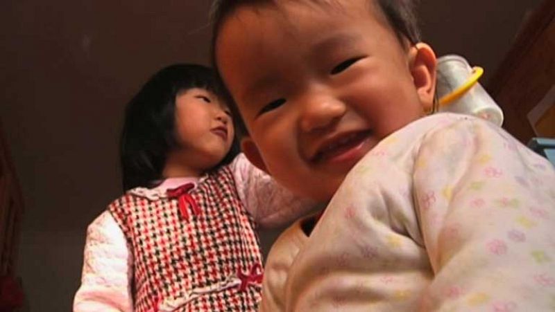 El Legislativo chino elimina los campos de trabajo y relaja la política del hijo único