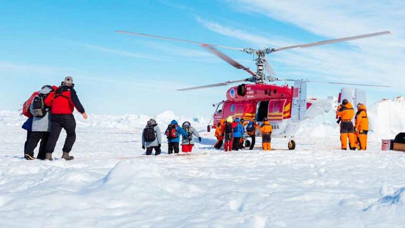 Rescatados todos los pasajeros atrapados durante casi diez días en la Antártida
