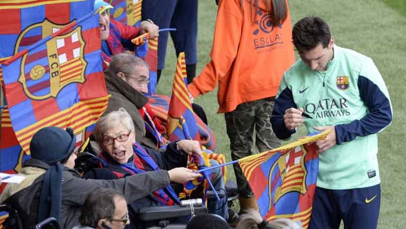 La vuelta de Messi congrega a 13.200 aficionados en el Miniestadi