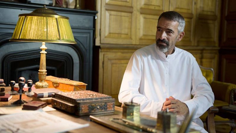 Imanol Arias y Aída Folch protagonizan 'Vicente Ferrer', la nueva película sobre la vida del father