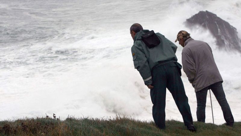 Encuentran el cadáver de uno de los tres desaparecidos por el temporal en Galicia
