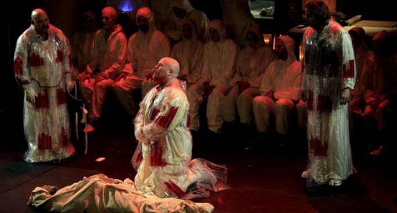 La Fura rompe la barrera del tiempo con un montaje sobre 100 años de 'Parsifal' en el Liceo