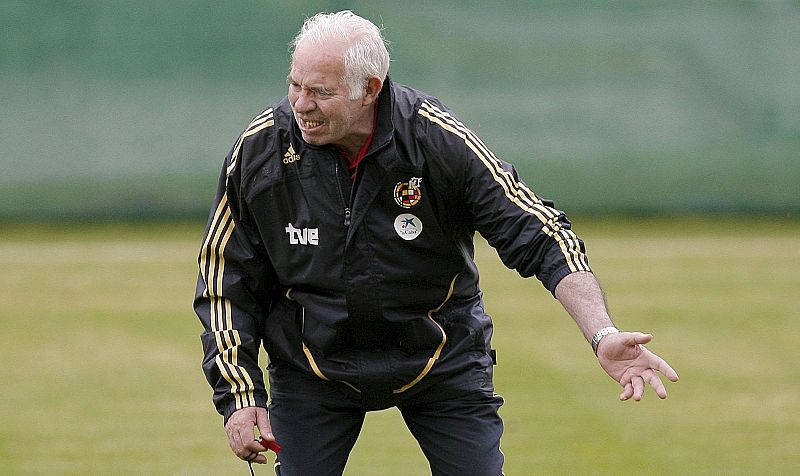 Luis Aragonés está a dos victorias de igualar el récord de Clemente