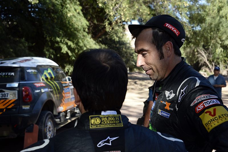 Nani Roma: "No me veo ganador de este Dakar, ni muchísimo menos"