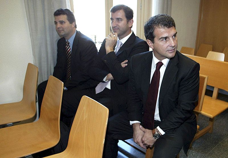 Laporta se sienta en el banquillo
