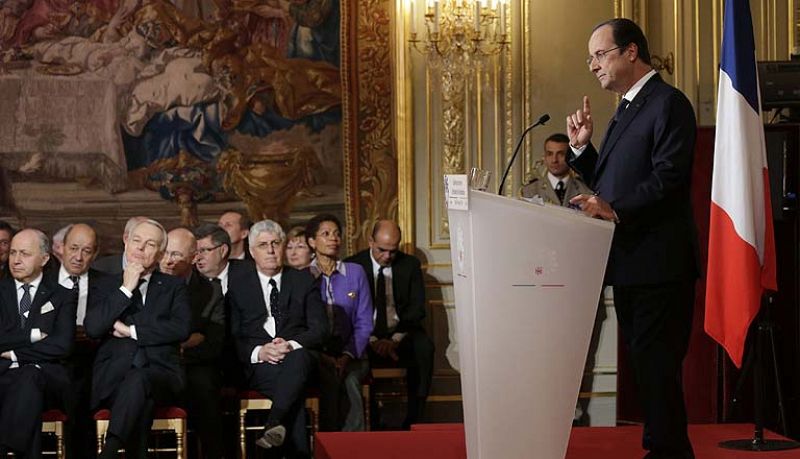 Hollande, sobre su infidelidad: "Los temas privados se resuelven en privado"