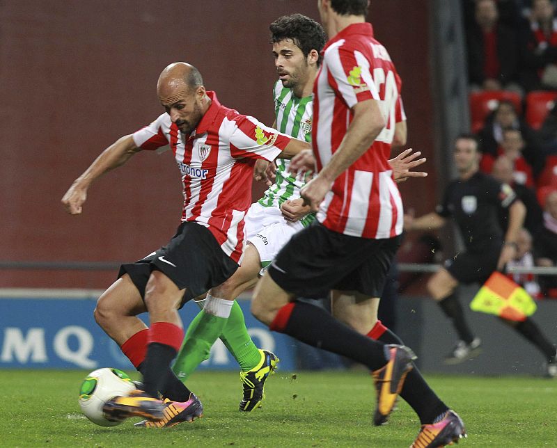 El Athletic apea al Betis con un doblete de Mikel Rico