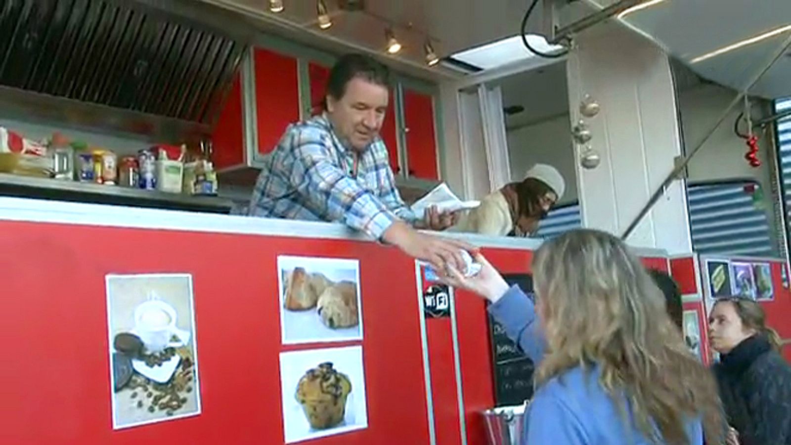 Comando Actualidad - Los perritos calientes de Koldo, un chef con estrella Michelín