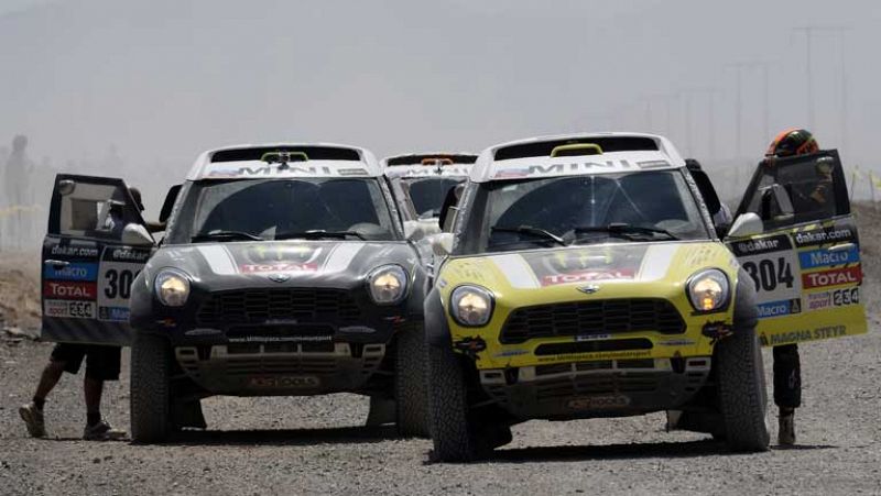 Mini da órdenes de equipo para asegurar la victoria de 'Nani' Roma en el Dakar