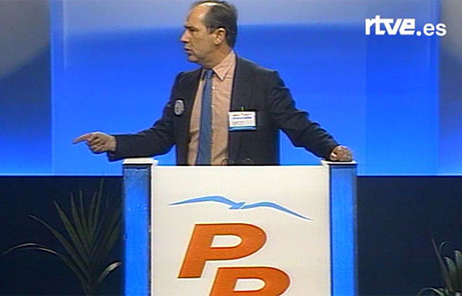 Rato y Álvarez-Cascos arremeten contra el PSOE (1993)