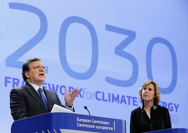 Bruselas propone reducir las emisiones un 40% y llegar a un 27% de energía verde para 2030