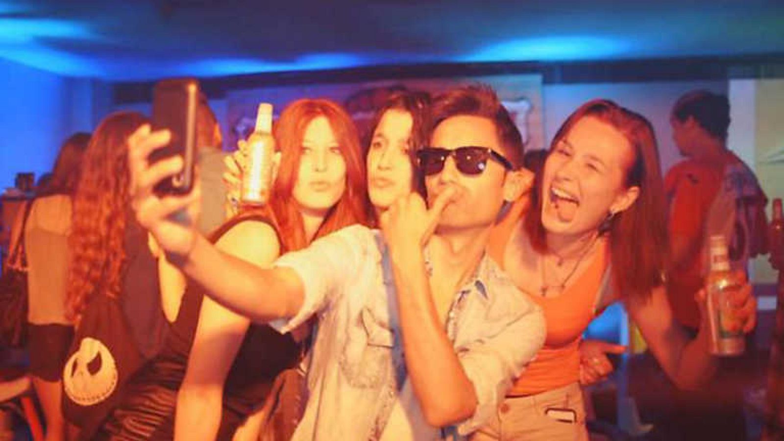 Metrópolis - Clip participativo - ver ahora