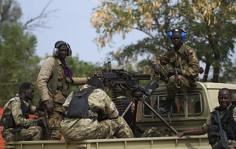 El Gobierno de Sudán del Sur y los rebeldes firman un alto el fuego