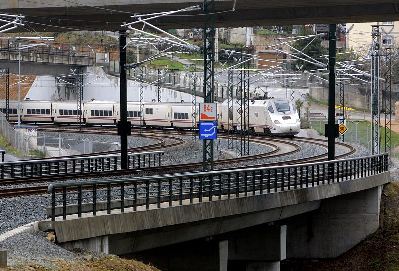 Renfe instalará cajas negras en trenes que circulen a más de 160 km/h y sujeciones para equipaje