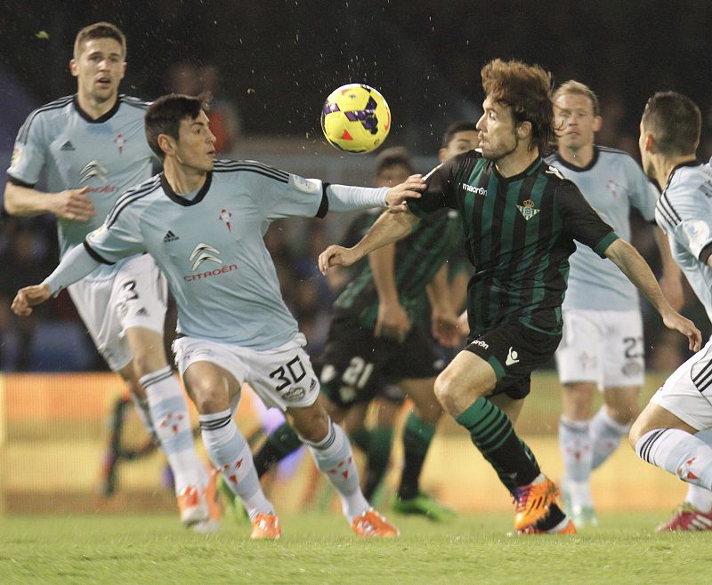 Calderón debuta con una dura derrota y el Betis se hunde