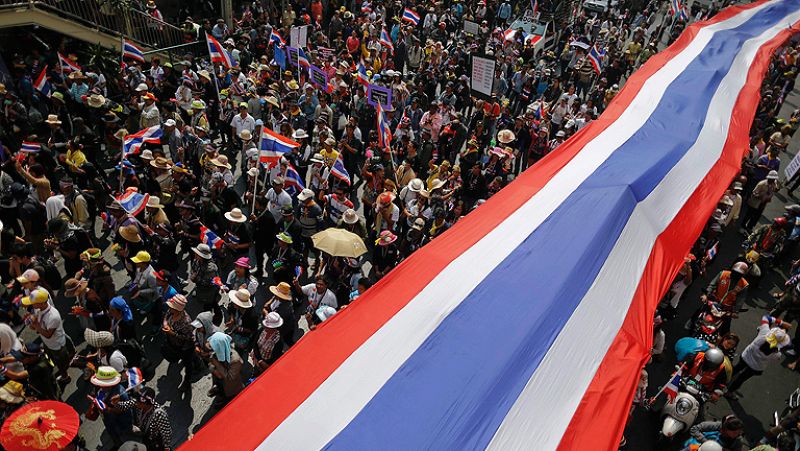 Miles de personas reclaman al Gobierno tailandés que cancele las elecciones del 2 de febrero