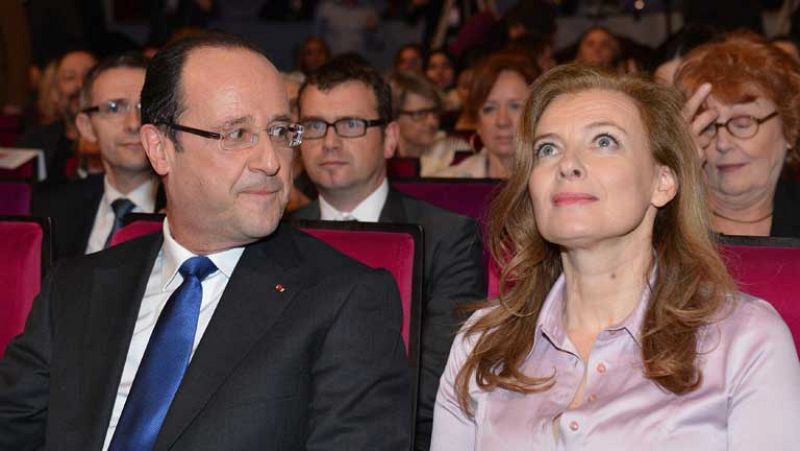 Hollande pone "fin a la vida en común" que compartía con Valérie Trierweiler