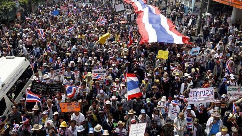 Matan a un líder opositor en las protestas para bloquear las elecciones en Tailandia