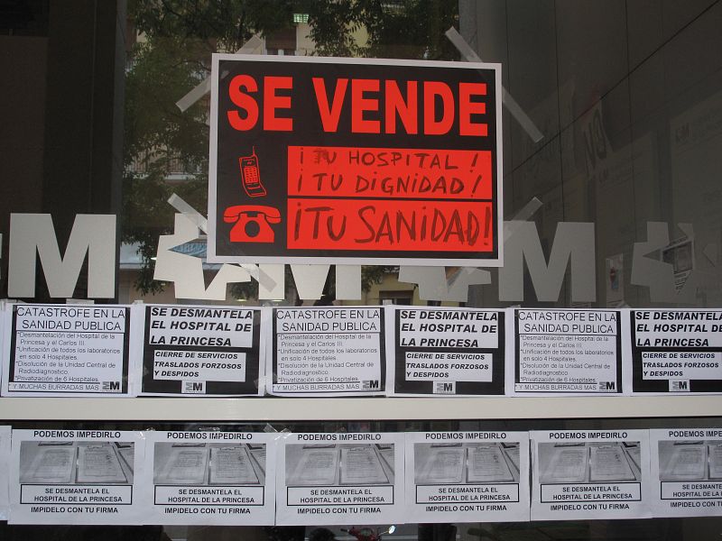 Los sindicatos médicos celebran la marcha atrás en la privatización de los hospitales de Madrid
