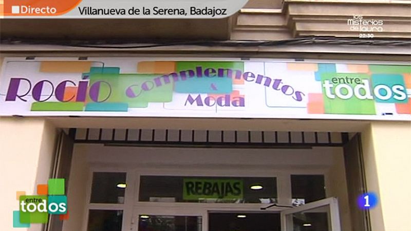 Rocío y Jonathan inauguran una tienda de ropa de segunda mano