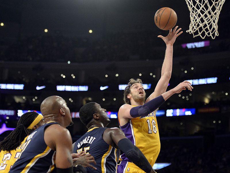Los Pacers hunden a los Lakers en el penúltimo puesto del Oeste