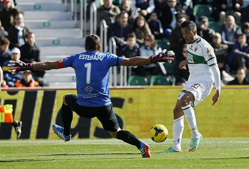 Herrera aleja el descenso y se lo acerca al Almería