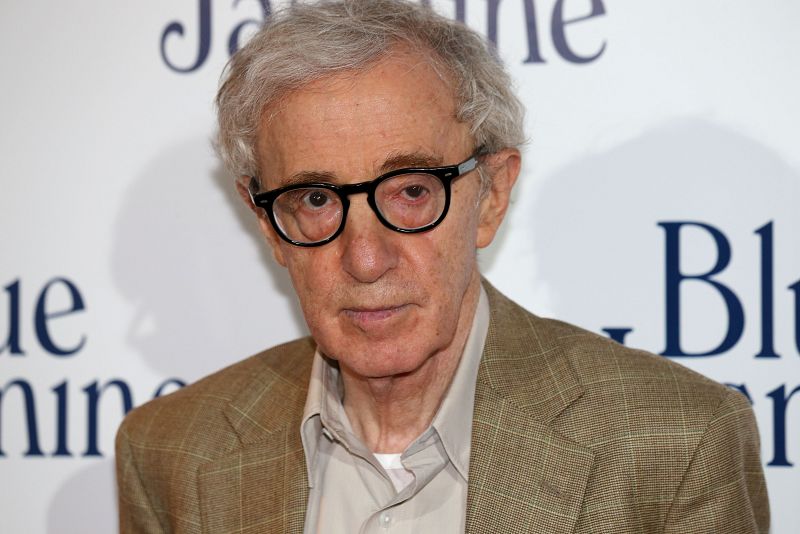 Woody Allen tacha de falsas y vergonzosas las acusaciones de su hija adoptiva