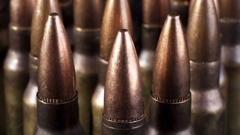 En Portada. "El mercadeo de las armas"