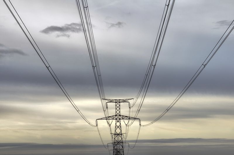 La CNMC cree que 2014 acabará sin déficit eléctrico, pero avisa de "incertidumbres"