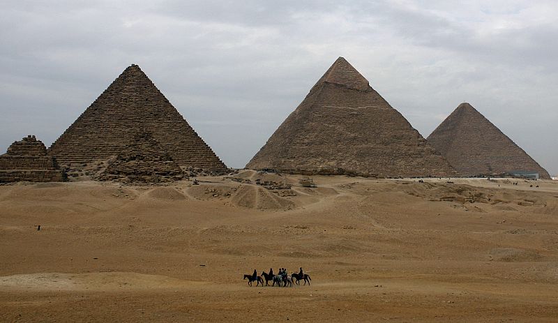 Las filtraciones de agua amenazan a las pirámides de Guiza, en Egipto