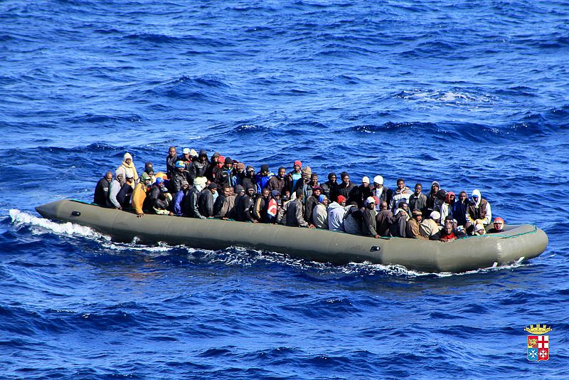 La Marina italiana rescata en 24 horas a más de mil inmigrantes frente a las costas de Lampedusa