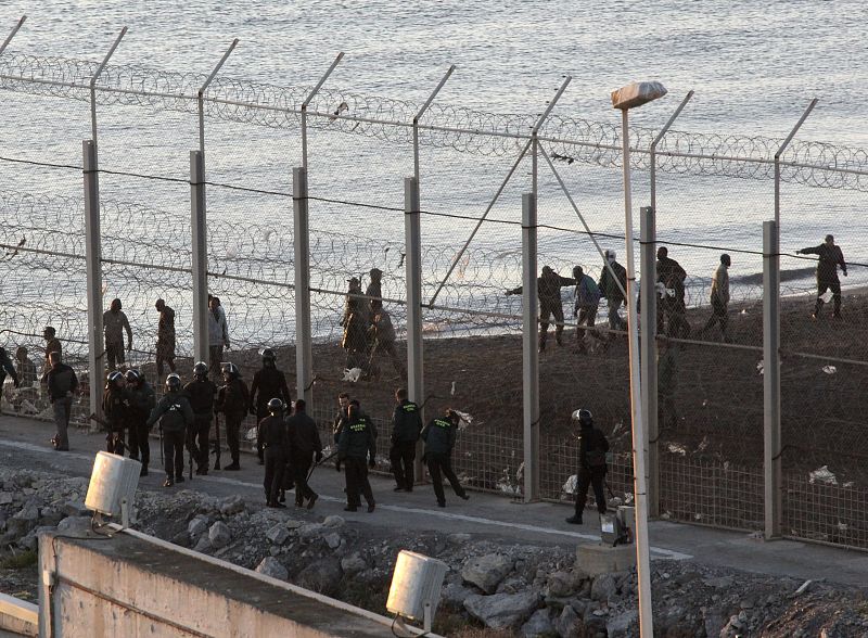 El ministro de Interior dará explicaciones sobre la tragedia de Ceuta como reclama la oposición