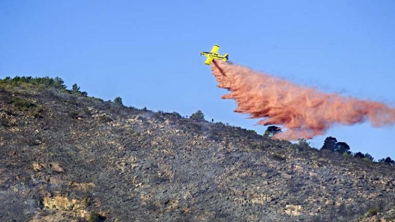 El incendio de Gilet está estabilizado y se investiga si fue intencionado o una negligencia