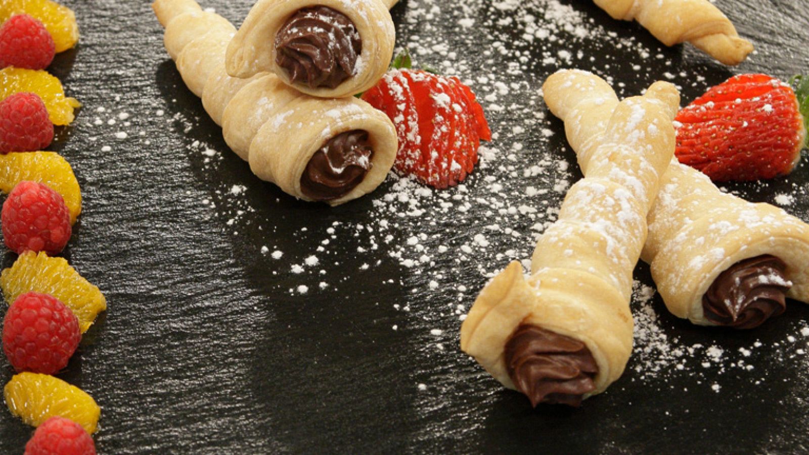 Cremoso de chocolate negro en cucurucho