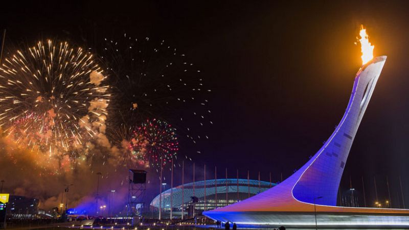 La llama olímpica ya ilumina los XXII Juegos Olímpicos en Sochi