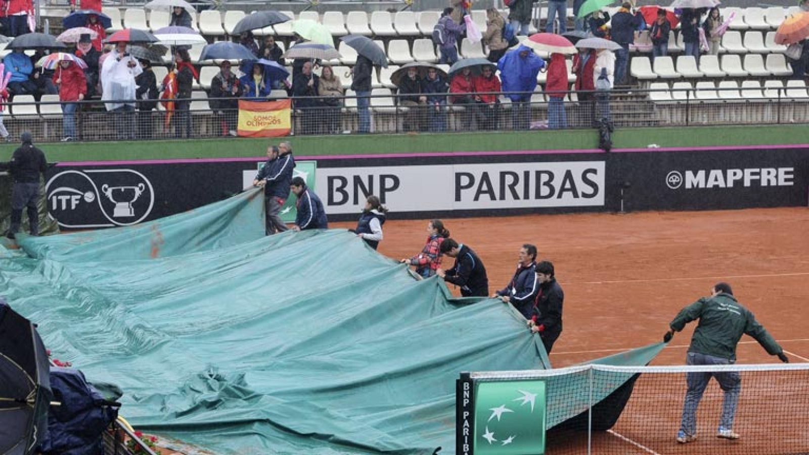 La lluvia afecta a la eliminatoria de la Copa Federación