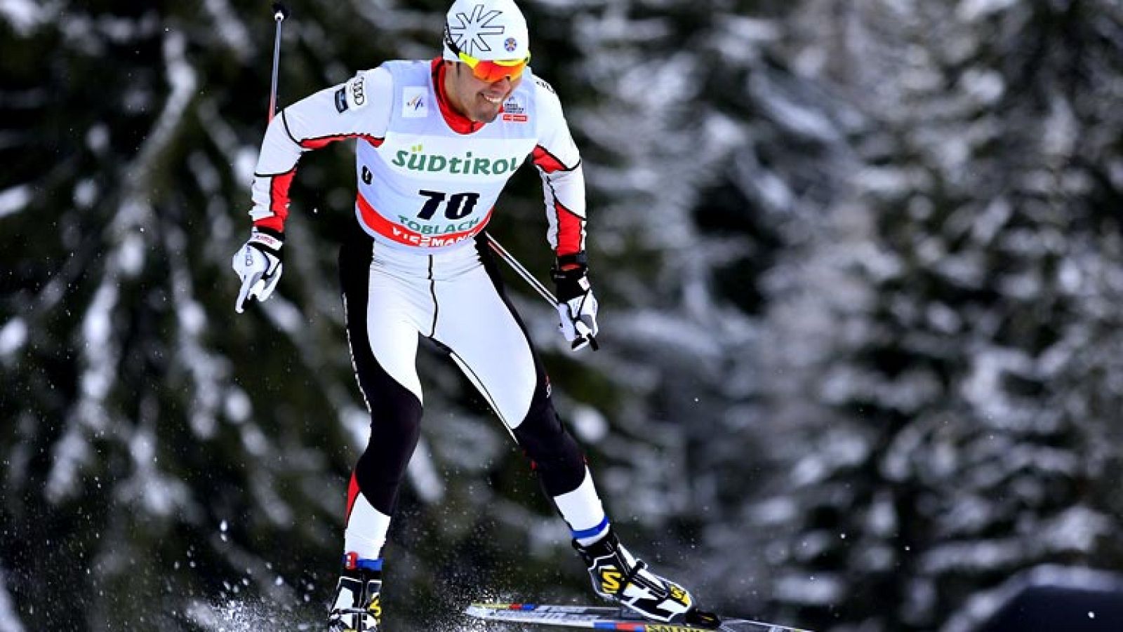El esquiador de fondo español Imanol Rojo ha finalizado este martes en sexagésima posición en la prueba de sprint de skiatlón de los Juegos Olímpicos de Sochi 2014, donde ha quedado eliminado, ya que se clasificaban para la siguiente fase treinta com