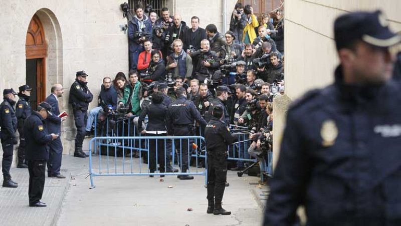 La Policía denuncia ante el juzgado la grabación oculta de la declaración de la infanta Cristina