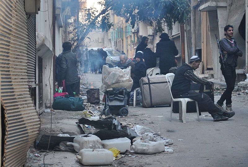 La Cruz Roja reanuda la evacuación de civiles de la ciudad siria de Homs