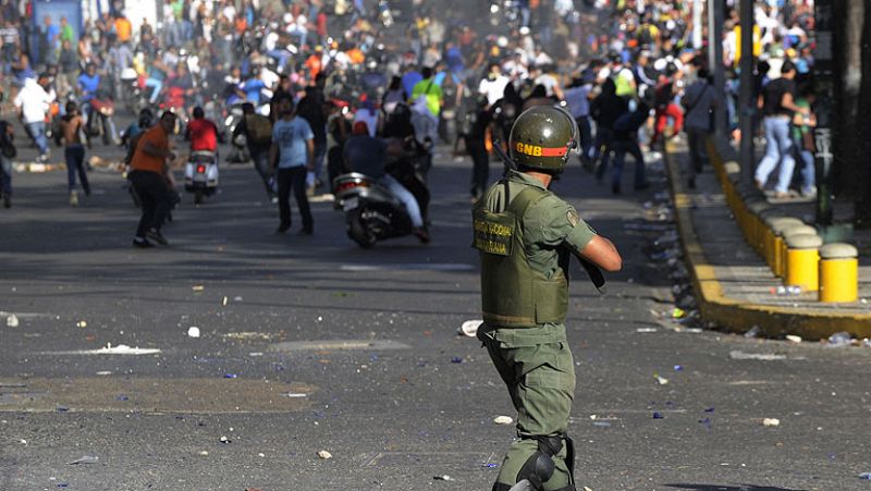 La oposición venezolana asegura que hay orden de detención contra su líder Leopoldo López