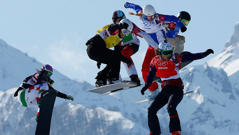 La checa Eva Samkova, la más rápida y avispada en el cross de snowboard