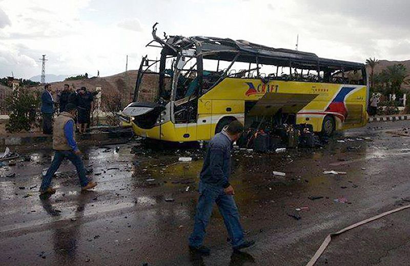 Mueren tres surcoreanos y un egipcio en una explosión en un autobús turístico en el Sinaí