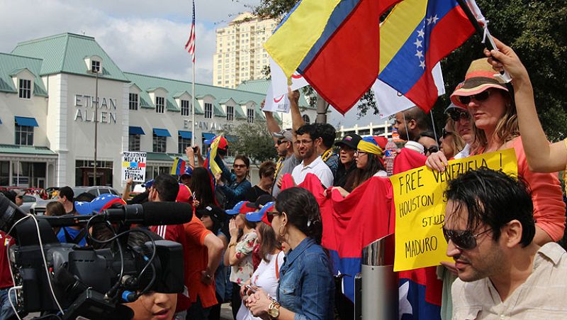 El opositor Leopoldo López convoca una marcha en Caracas para entregarse a la policía