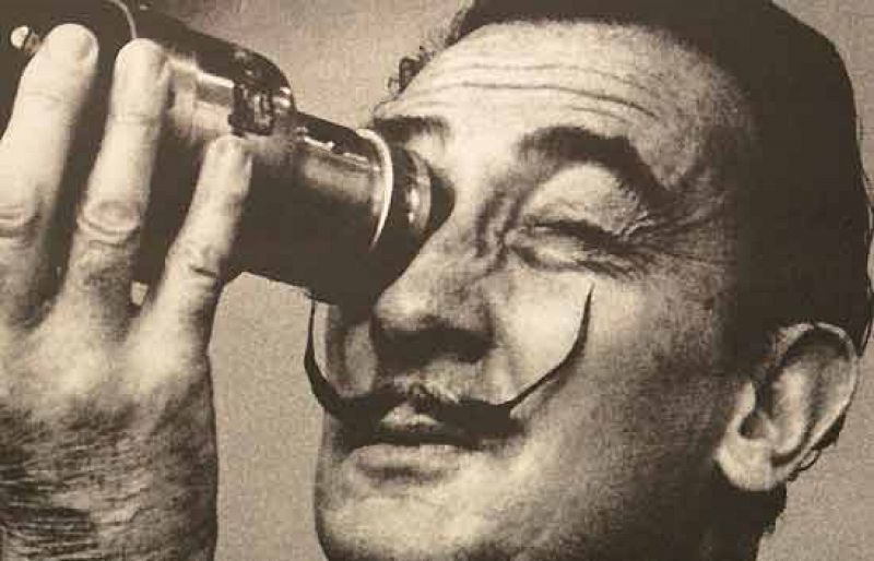 Informe Semanal explora a Dalí al publicarse el libro de un falsificador del artista