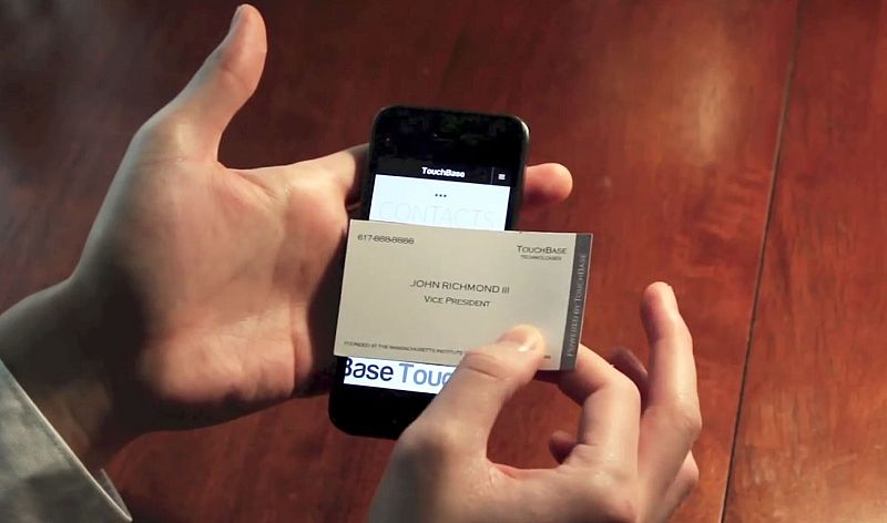 Datos que pasan del papel al móvil con solo tocar la pantalla